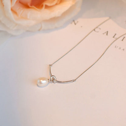Premium Design Light Luxury Necklace with Pearl Pendant