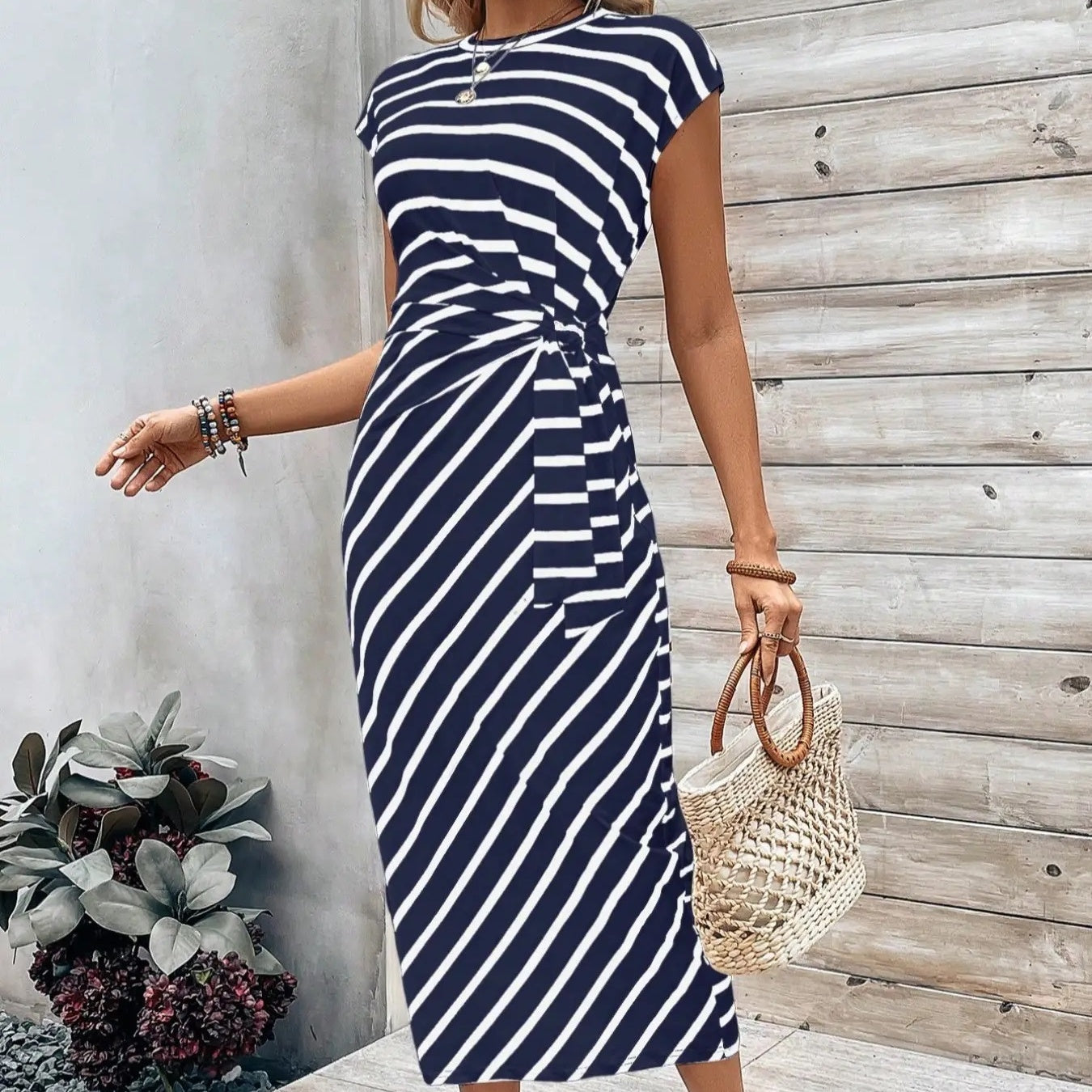 🌸Women's Knot Bodycon Dress – Leopard print, tummy-flattering knot. Comfy & chic for parties or date nights. Feel gorgeous. ✨🌹
